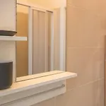 Bright & Cozy 2 Bedroom Flat 50m From M4 Stop Daire *