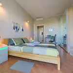 Bright & Cozy 2 Bedroom Flat 50m From M4 Stop Daire Milano