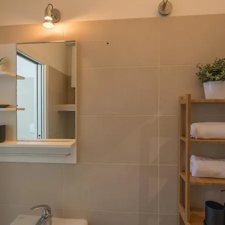 Bright & Cozy 2 Bedroom Flat 50m From M4 Stop Appartamento