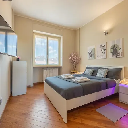 Bright & Cozy 2 Bedroom Flat 50m From M4 Stop Appartamento Milano