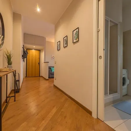 Bright & Cozy 2 Bedroom Flat 50m From M4 Stop * Milaan