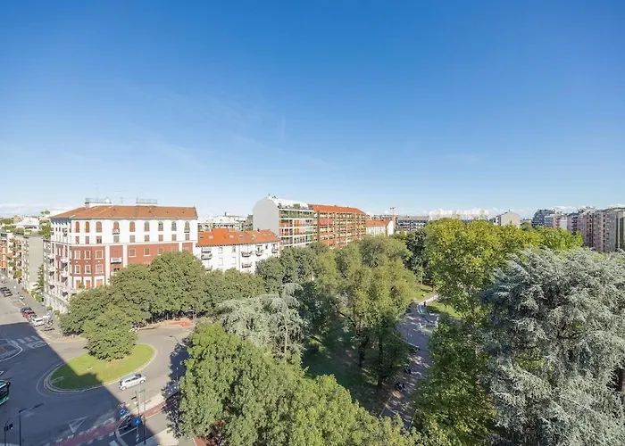 Bright & Cozy 2 Bedroom Flat 50m From M4 Stop Milano